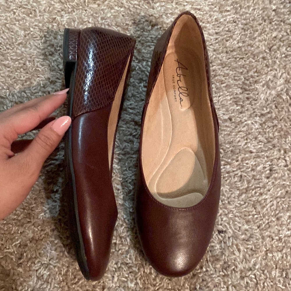 Burgundy/ maroon ballet flats